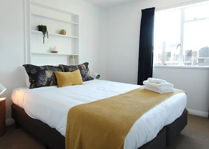 1 - Delightfully Fresh, Private Close To Town *
